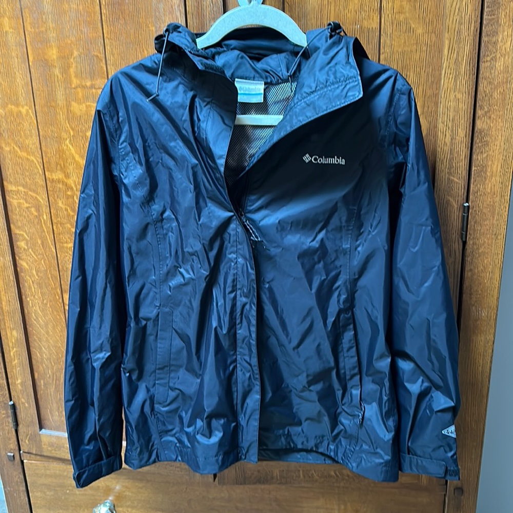 Columbia black women’s Arcadia hooded raincoat, size small